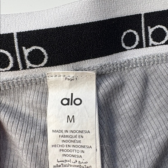 Set of 6 - ALO Yoga White Ribbed Bra & Boy Shorts Set - Picture 7 of 9